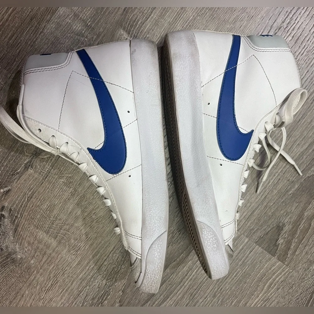 Nike Kids' Grade School Blazer Mid '77 Shoes 7Y